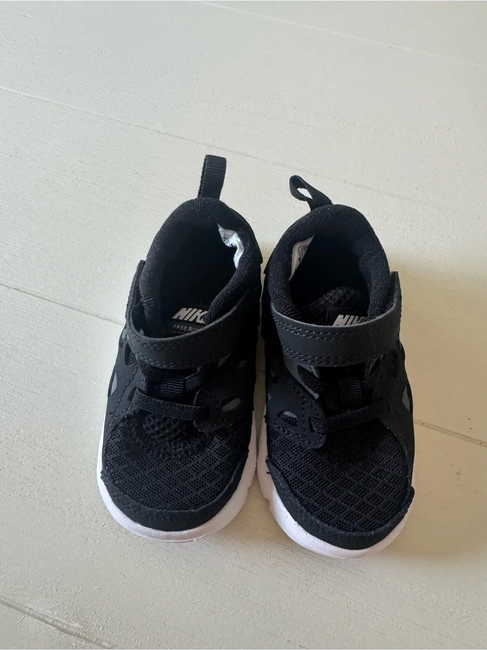 Nike Free Run Toddler Size 5 Black Sneakers Shoes